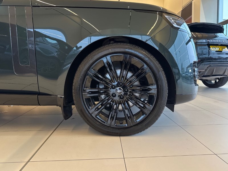 2025 (75) LAND ROVER RANGE ROVER 3.0 D300 Edition 4dr Auto 5016094