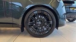2025 (75) LAND ROVER RANGE ROVER 3.0 D300 Edition 4dr Auto 5016094