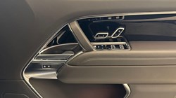 2025 (75) LAND ROVER RANGE ROVER 3.0 D300 Edition 4dr Auto 5016108