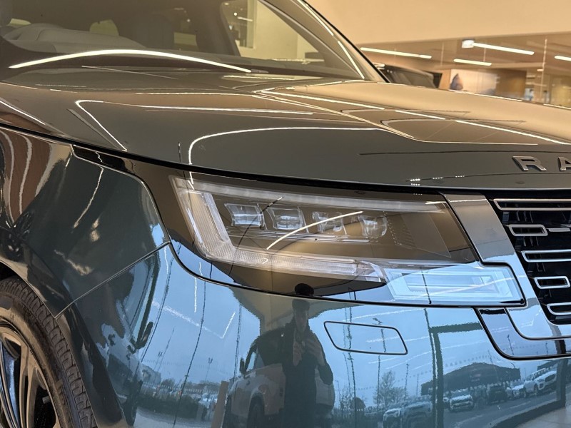 2025 (75) LAND ROVER RANGE ROVER 3.0 D300 Edition 4dr Auto 5016103