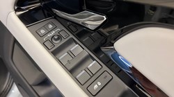 2024 (24) LAND ROVER RANGE ROVER EVOQUE 1.5 P270e Dynamic HSE 5dr Auto 4877084