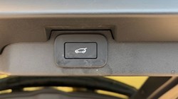 2023 (72) LAND ROVER COMMERCIAL DISCOVERY 3.0 D300 R-Dynamic SE Commercial Auto 4897933