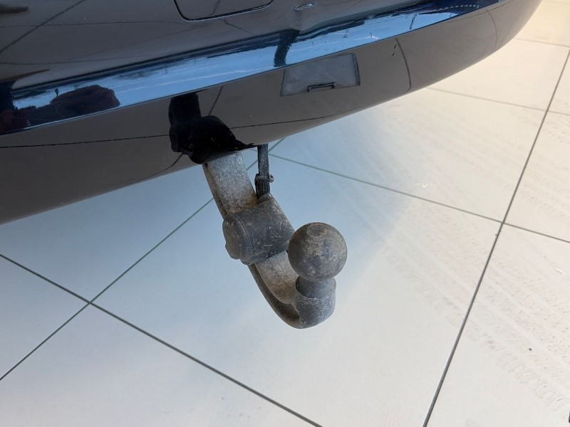 2023 (72) LAND ROVER COMMERCIAL DISCOVERY 3.0 D300 R-Dynamic SE Commercial Auto 4897911