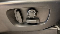 2023 (72) LAND ROVER COMMERCIAL DISCOVERY 3.0 D300 R-Dynamic SE Commercial Auto 4897914