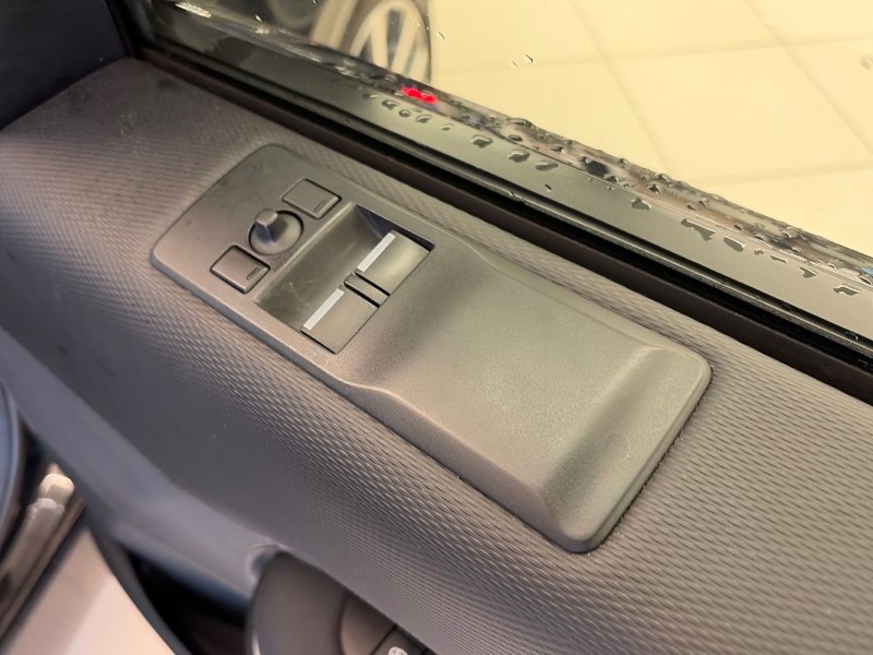 2023 (72) LAND ROVER COMMERCIAL DISCOVERY 3.0 D300 R-Dynamic SE Commercial Auto 4897913