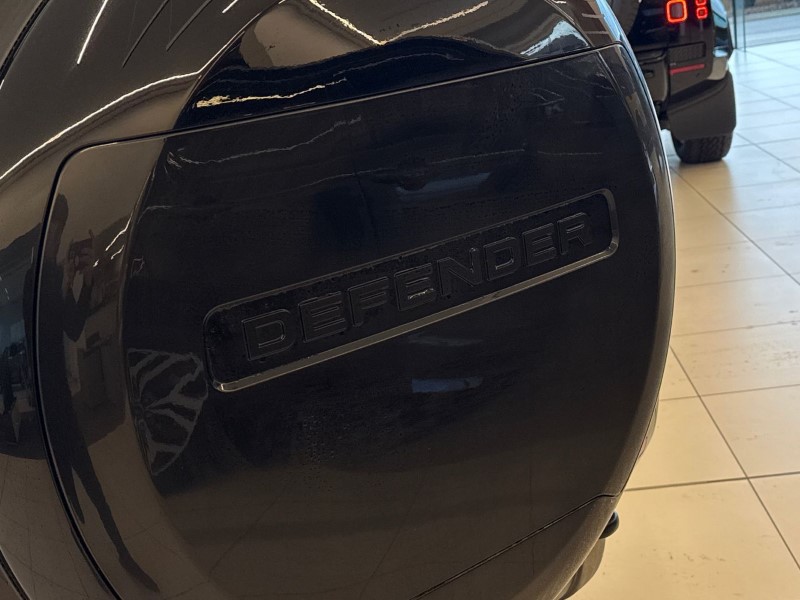 2024 (24) LAND ROVER DEFENDER 5.0 P500 V8 130 5dr Auto [8 Seat] 4946022