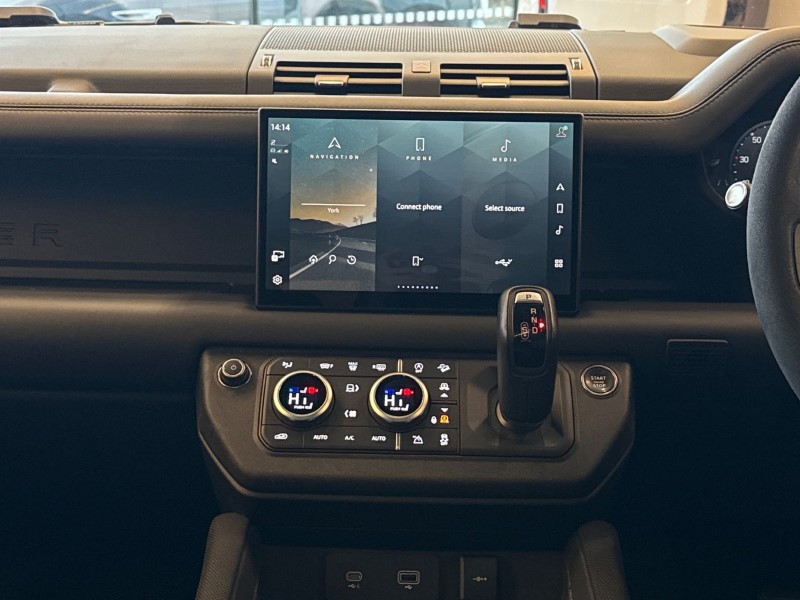 2024 (24) LAND ROVER DEFENDER 5.0 P500 V8 130 5dr Auto [8 Seat] 4945990