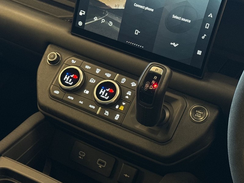 2024 (24) LAND ROVER DEFENDER 5.0 P500 V8 130 5dr Auto [8 Seat] 4945989