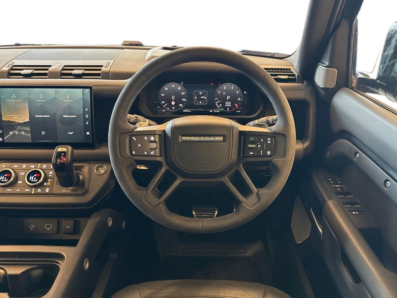 2024 (24) LAND ROVER DEFENDER 5.0 P500 V8 130 5dr Auto [8 Seat] 4945991