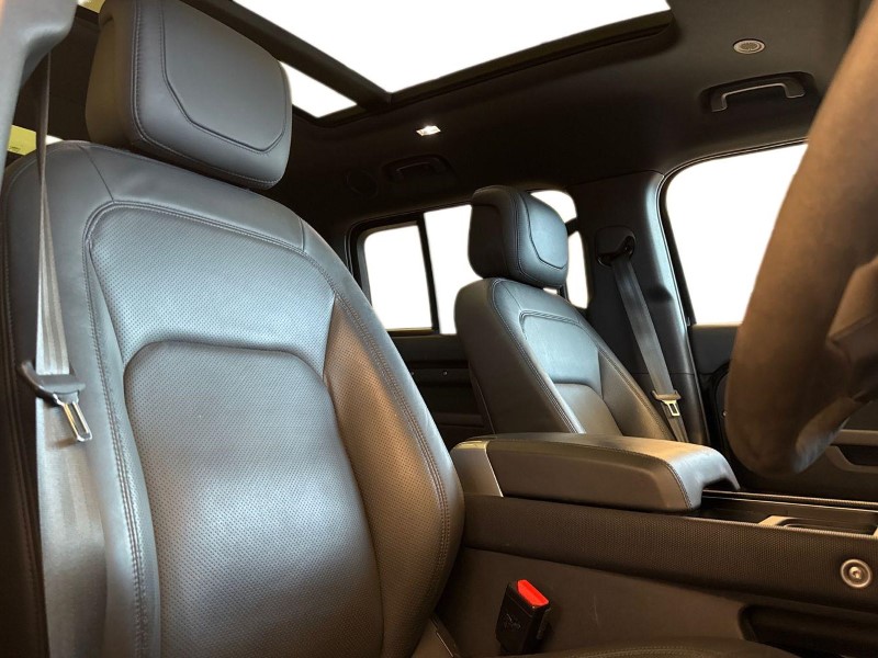 2024 (24) LAND ROVER DEFENDER 5.0 P500 V8 130 5dr Auto [8 Seat] 4946002