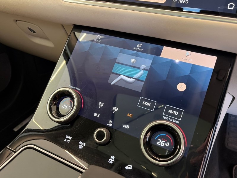 2021 (21) LAND ROVER RANGE ROVER VELAR 2.0 D200 Edition 5dr Auto 4896157