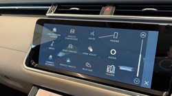 2021 (21) LAND ROVER RANGE ROVER VELAR 2.0 D200 Edition 5dr Auto 4896185