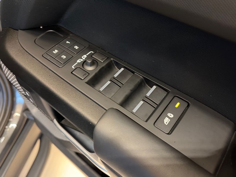 2023 (72) LAND ROVER DEFENDER 5.0 P525 V8 Carpathian Edition 110 5dr Auto 4904097