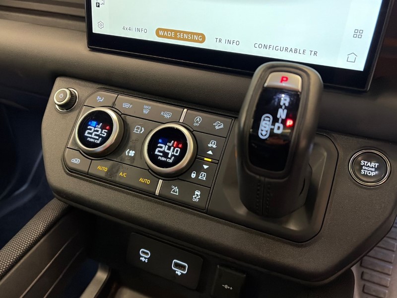 2023 (72) LAND ROVER DEFENDER 5.0 P525 V8 Carpathian Edition 110 5dr Auto 4904132