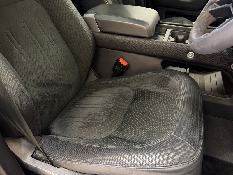 2023 (72) LAND ROVER DEFENDER 5.0 P525 V8 Carpathian Edition 110 5dr Auto 4904099