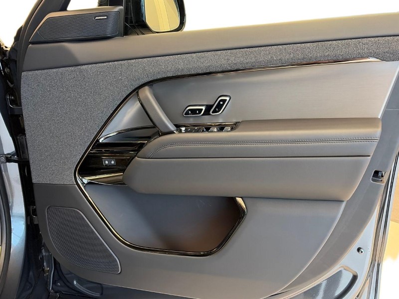 2025 (75) LAND ROVER RANGE ROVER SPORT 3.0 D250 Edition 5dr Auto 4899024