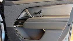 2025 (75) LAND ROVER RANGE ROVER SPORT 3.0 D250 Edition 5dr Auto 4899024