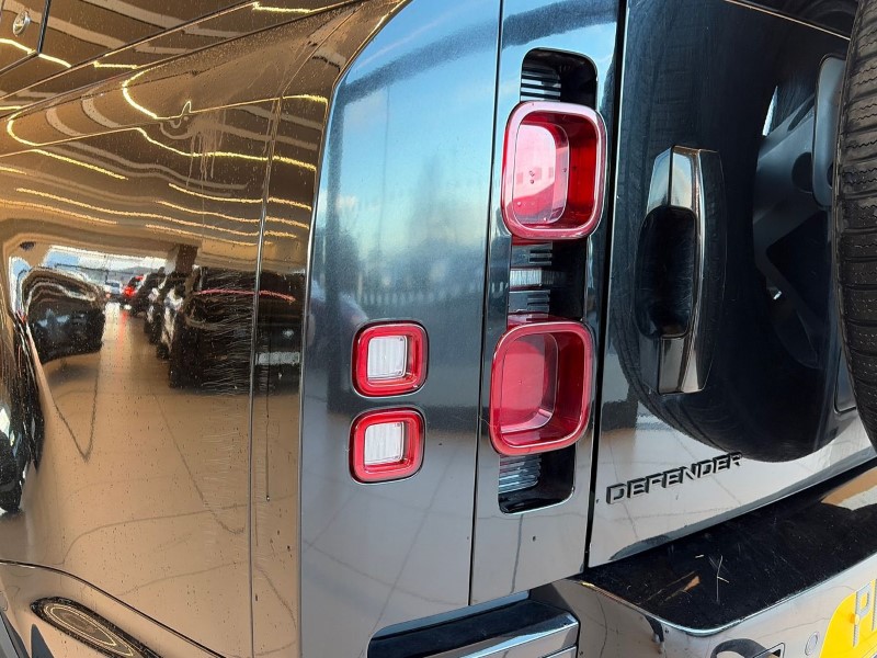 2023 (72) LAND ROVER DEFENDER 3.0 D300 X-Dynamic HSE 130 5dr Auto 4908178