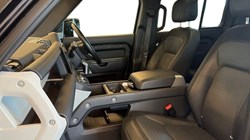 2023 (72) LAND ROVER DEFENDER 3.0 D300 X-Dynamic HSE 130 5dr Auto 4908162