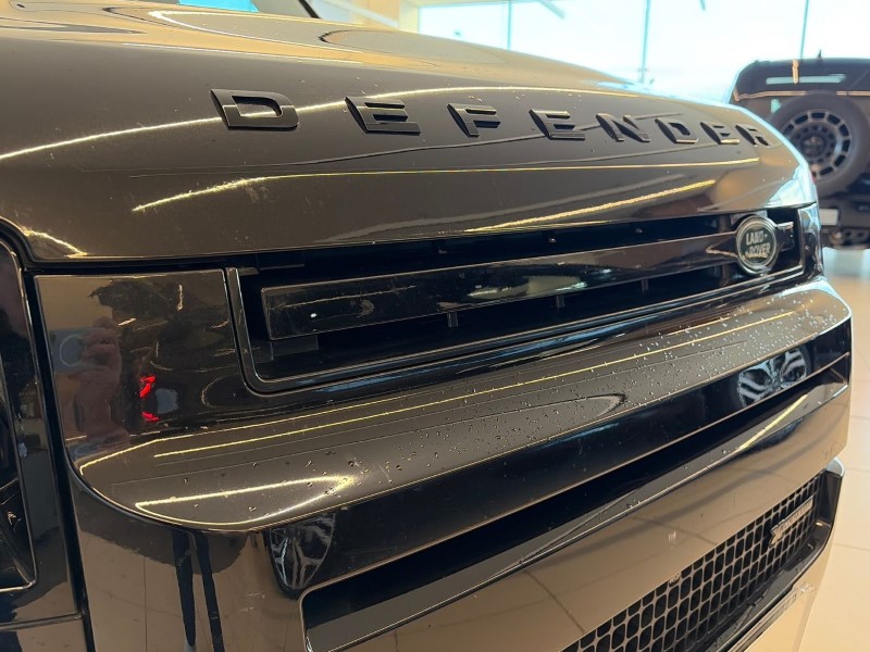 2023 (72) LAND ROVER DEFENDER 3.0 D300 X-Dynamic HSE 130 5dr Auto 4908206