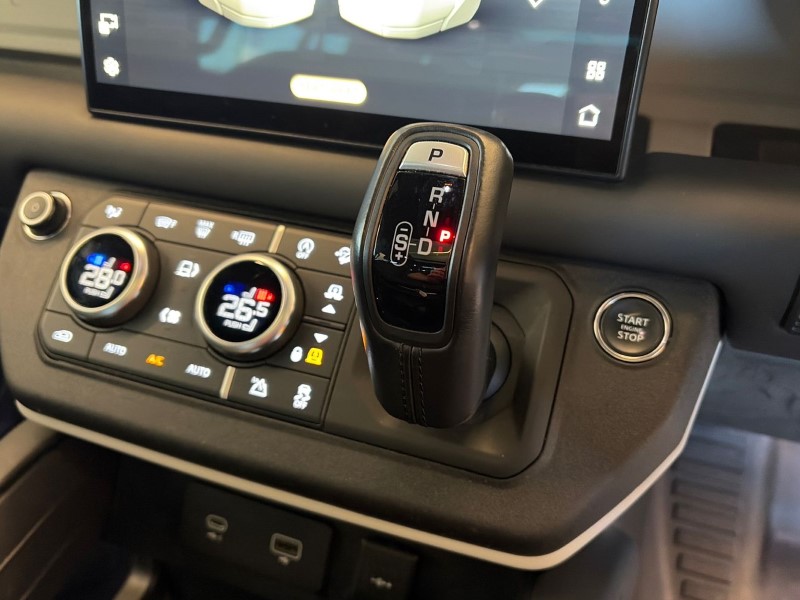 2023 (72) LAND ROVER DEFENDER 3.0 D300 X-Dynamic HSE 130 5dr Auto 4908172