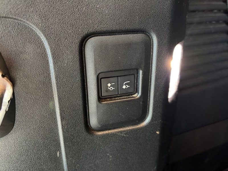 2023 (72) LAND ROVER DEFENDER 3.0 D300 X-Dynamic HSE 130 5dr Auto 4908181