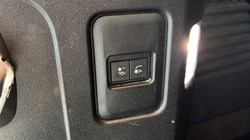 2023 (72) LAND ROVER DEFENDER 3.0 D300 X-Dynamic HSE 130 5dr Auto 4908181