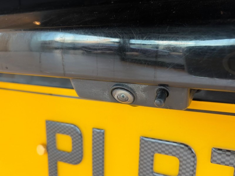 2023 (72) LAND ROVER DEFENDER 3.0 D300 X-Dynamic HSE 130 5dr Auto 4908204