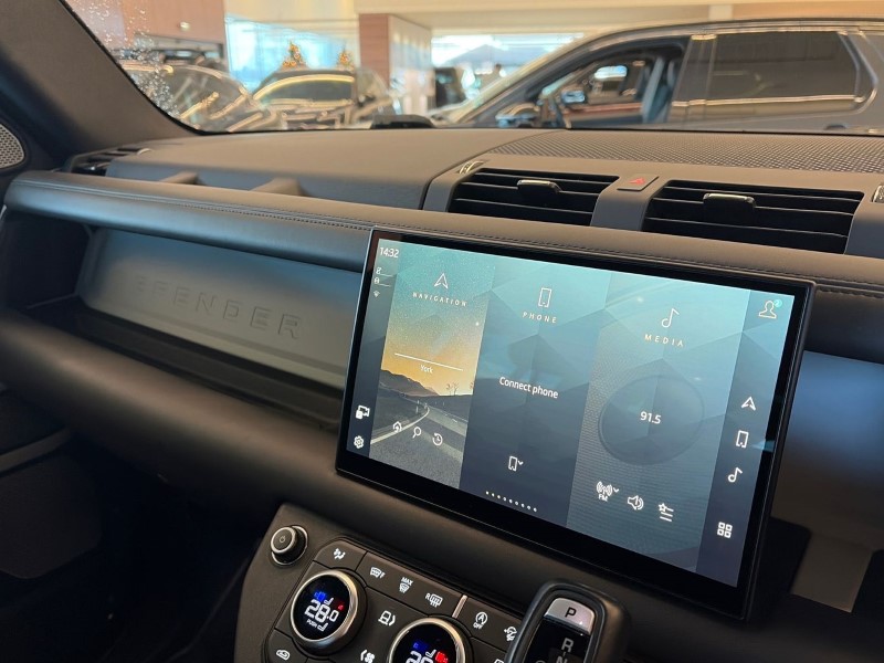 2023 (72) LAND ROVER DEFENDER 3.0 D300 X-Dynamic HSE 130 5dr Auto 4908197