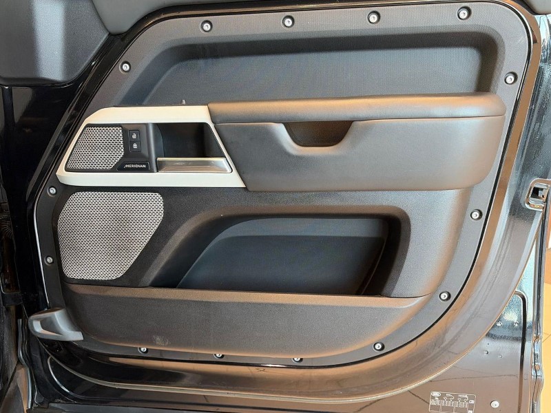 2023 (72) LAND ROVER DEFENDER 3.0 D300 X-Dynamic HSE 130 5dr Auto 4908182