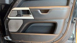 2023 (72) LAND ROVER DEFENDER 3.0 D300 X-Dynamic HSE 130 5dr Auto 4908182