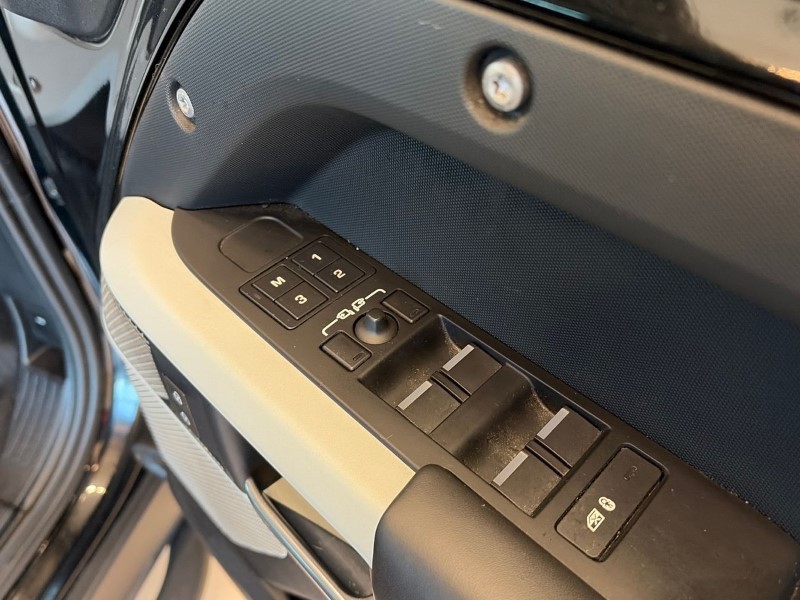 2023 (72) LAND ROVER DEFENDER 3.0 D300 X-Dynamic HSE 130 5dr Auto 4908183