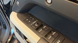 2023 (72) LAND ROVER DEFENDER 3.0 D300 X-Dynamic HSE 130 5dr Auto 4908183