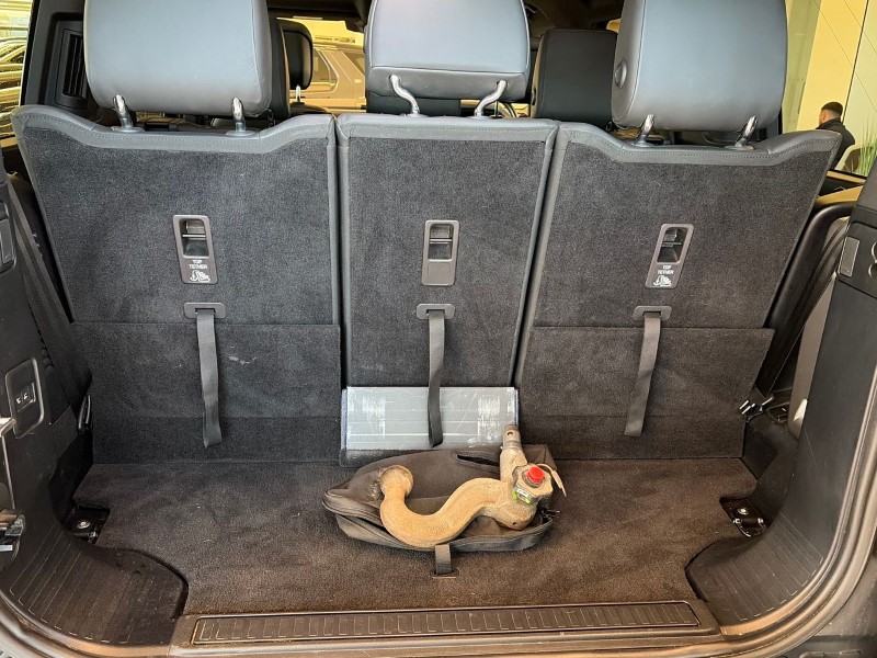 2023 (72) LAND ROVER DEFENDER 3.0 D300 X-Dynamic HSE 130 5dr Auto 4908220