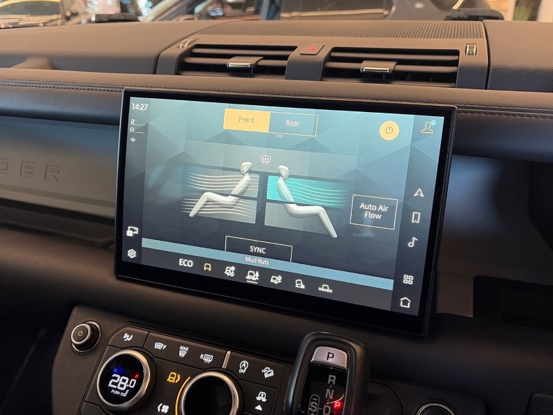 2023 (72) LAND ROVER DEFENDER 3.0 D300 X-Dynamic HSE 130 5dr Auto 4908195