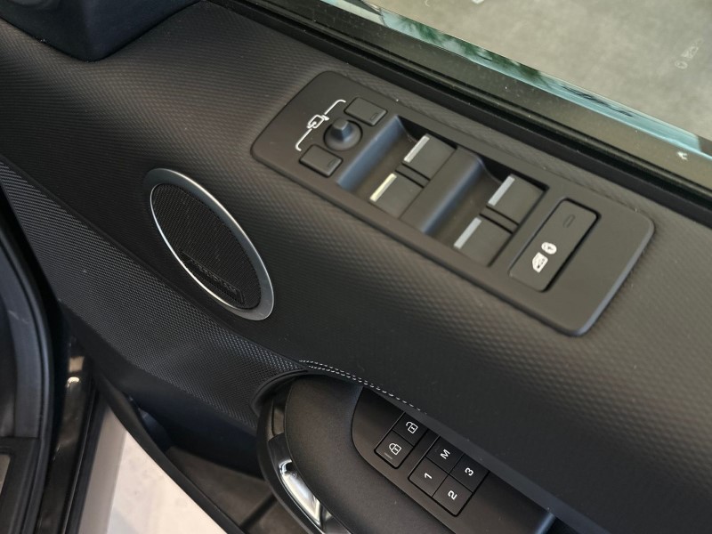 2024 (73) LAND ROVER DISCOVERY 3.0 D300 Dynamic HSE 5dr Auto 4932587