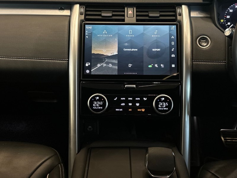 2024 (73) LAND ROVER DISCOVERY 3.0 D300 Dynamic HSE 5dr Auto 4932577