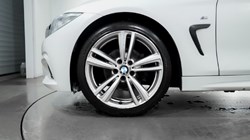 2015 (15) BMW 4 SERIES 420d M Sport 2dr 2982715