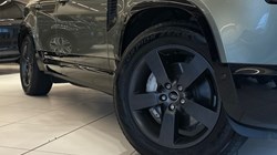 2024 (24) LAND ROVER DEFENDER 2.0 P400e X-Dynamic HSE 110 5dr Auto 4934665