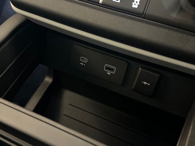 2024 (24) LAND ROVER DEFENDER 2.0 P400e X-Dynamic HSE 110 5dr Auto 4934658