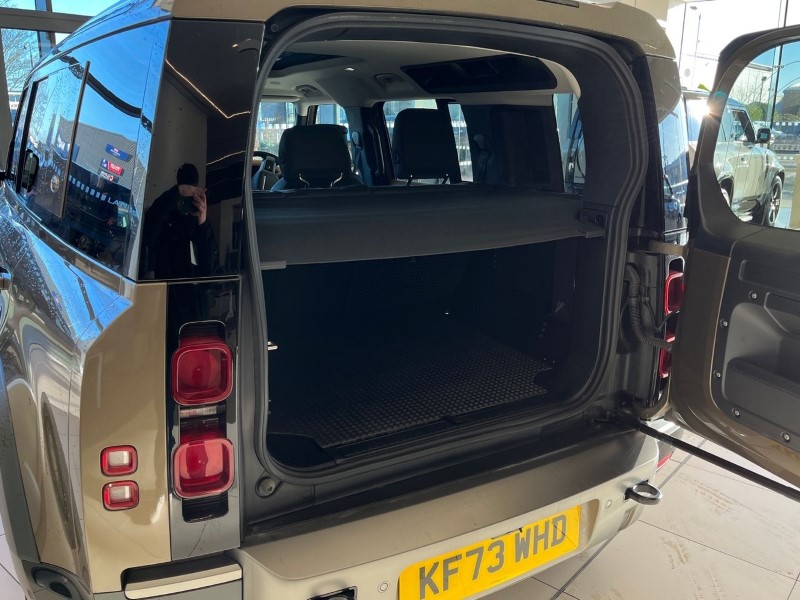 2023 (73) LAND ROVER DEFENDER 3.0 D250 X-Dynamic HSE 110 5dr Auto 4910499