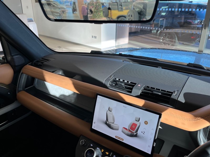 2023 (73) LAND ROVER DEFENDER 3.0 D250 X-Dynamic HSE 110 5dr Auto 4910496