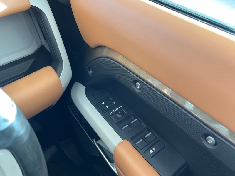 2023 (73) LAND ROVER DEFENDER 3.0 D250 X-Dynamic HSE 110 5dr Auto 4910483