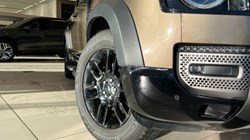 2023 (73) LAND ROVER DEFENDER 3.0 D250 X-Dynamic HSE 110 5dr Auto 4910502
