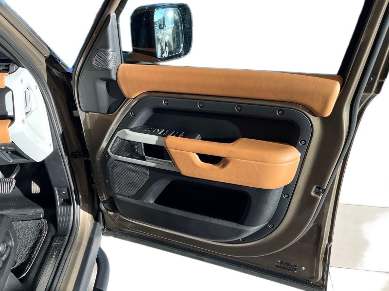 2023 (73) LAND ROVER DEFENDER 3.0 D250 X-Dynamic HSE 110 5dr Auto 4910482