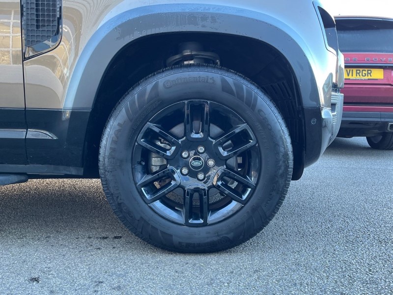 2023 (73) LAND ROVER DEFENDER 3.0 D250 X-Dynamic HSE 110 5dr Auto 4910467