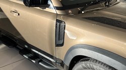2023 (73) LAND ROVER DEFENDER 3.0 D250 X-Dynamic HSE 110 5dr Auto 4910479