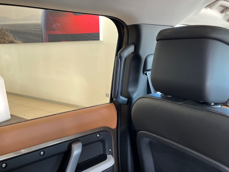 2023 (73) LAND ROVER DEFENDER 3.0 D250 X-Dynamic HSE 110 5dr Auto 4910510