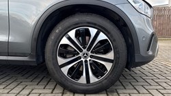 2020 (70) MERCEDES-BENZ GLC 220d 4Matic Sport 5dr 9G-Tronic 4907646