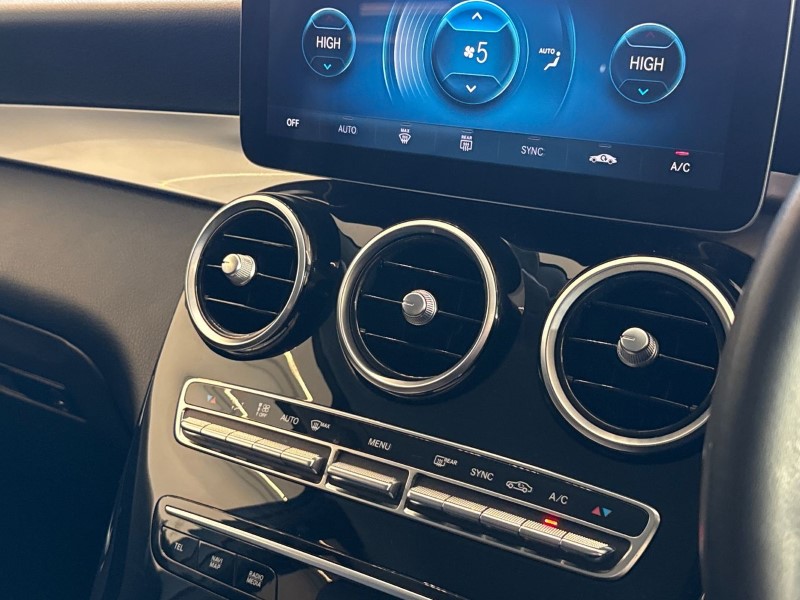 2020 (70) MERCEDES-BENZ GLC 220d 4Matic Sport 5dr 9G-Tronic 4907674